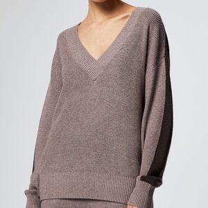 Varley Redondo V-Neck sweater sweatshirt size Medium